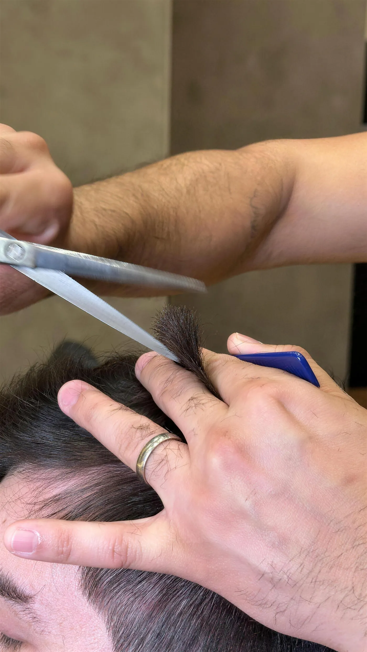 Corte na tesoura na Afinatto